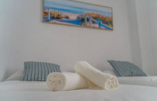 WintowinRentals Terrace, Pool, Parking in Cala del Moral - Photo 31