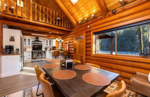 Riverfront getaway with sauna near mountains and hiking - Foto 47