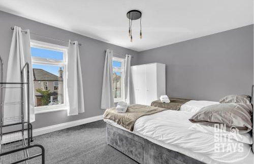 OnSiteStays - Large 3 bedroom, 2 bathroom, driveway, Garden, Sleeps 6 Comfortably - Foto 16