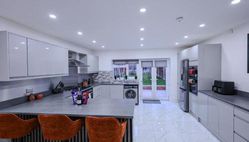 Sleeps17 Bliss 7-Bedroom Luxury Escape Birmingham - Foto 2
