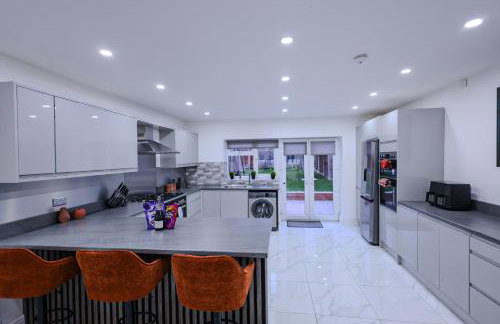 Sleeps17 Bliss 7-Bedroom Luxury Escape Birmingham - Foto 2