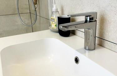 Studio climatisé, traversant avec verrière - Photo 6