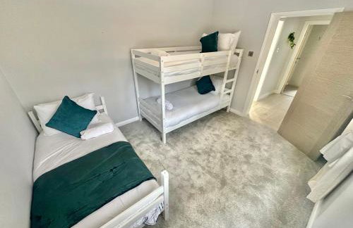 5 Bed House - Pool - Hot Tub - Sauna - Pool Table - Near New Forest and Beach - Sleeps 12 - Photo 24