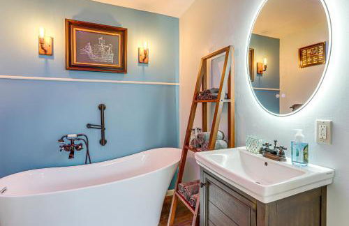 Walk to Sandusky Bay Home with Hot Tub and Fire Pit! - Foto 16