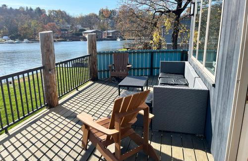 Modern Lakefront Retreat w King Bed - Foto 36