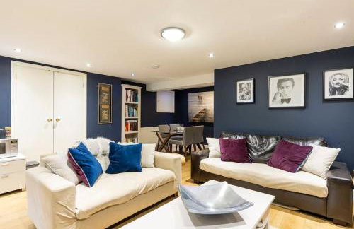 2 double bedroom large modern self contained apartment Free parking - Foto 22