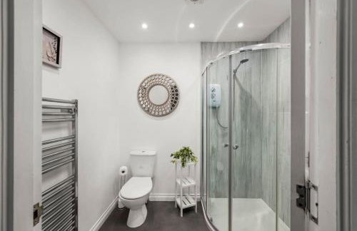 Charming Forfar House and Hot Tub - Foto 15