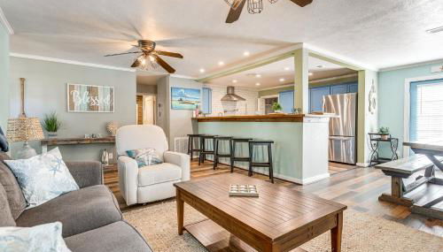 Galveston Group Getaway with Private Yard and Fire Pit - Foto 4