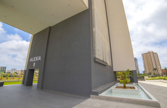 Alexia II - Photo 32