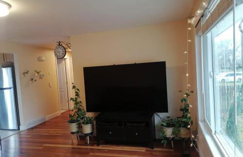 Beautiful home with your own entrance in Sandy - Foto 16