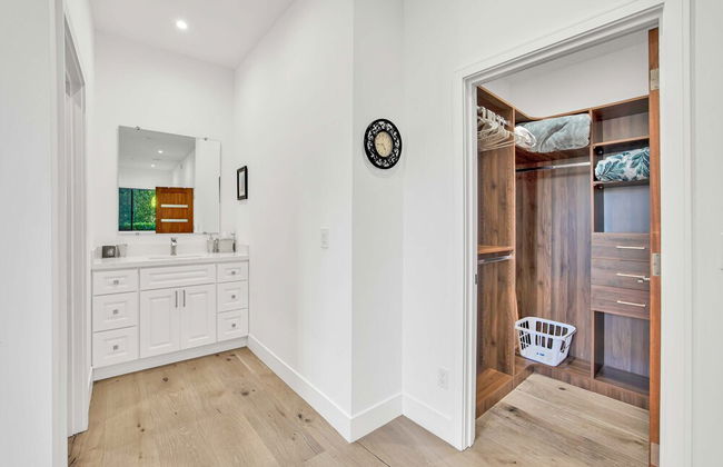 Wellesley by Avantstay 2 Miles to Beach - Photo 40