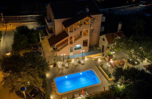 Apartments Njirić - Photo 12