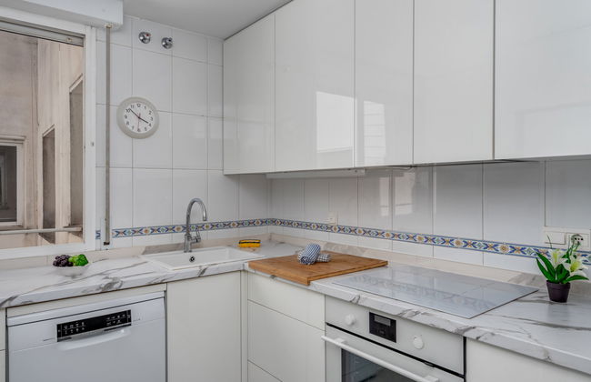 2 bedroom Apartment in Marbella with swimming pool - Photo 11