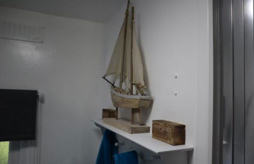 HEDDFAN, Luxury 3 bedroom timber lodge, Now with WiFi, Caer Beris Holiday Park, Builth Wells, SORRY NO TRADESMEN OR CONTRACTORS ALLOWED - Foto 22