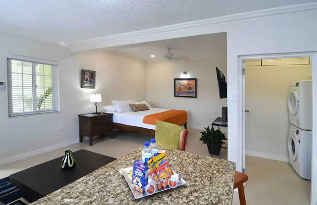 Serenity Gardens Living - Photo 2