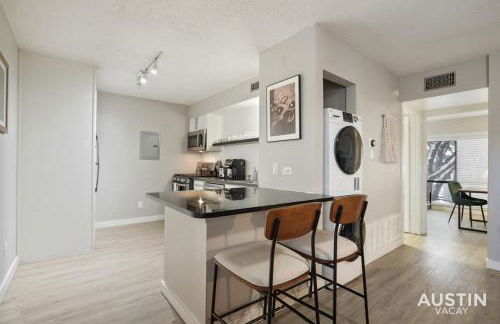 Adorable N Lamar Living, Pool and Comfort for All - Foto 19