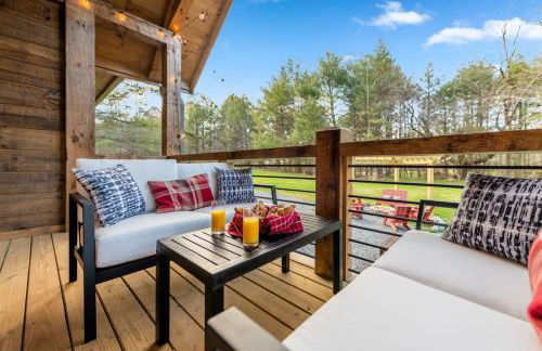 Family fun, romantic Hot Tub, Firepit, King Bed 15 min from Blue Ridge & Ellijay - Foto 4