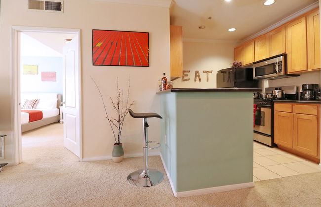 LAs Premier Apartments - Photo 35