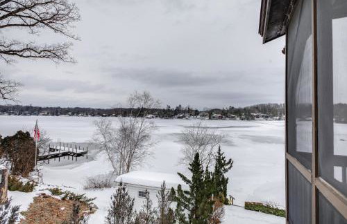Porch and Views Queensbury Three Family Lakehouse - Foto 25