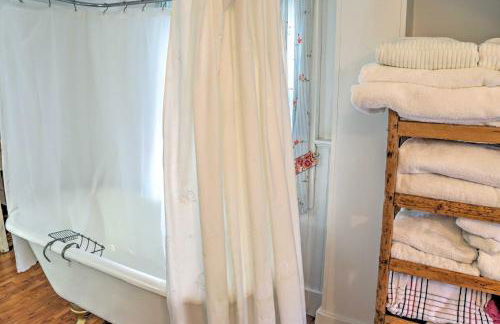 Dainty New Preston Cottage with Dock and Lake Views! - Foto 10