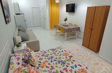 Orange Apartments - Photo 11