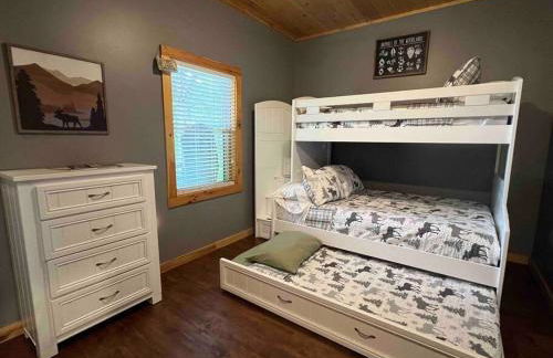 Nantahala Nook, cabin w/hot tub,game room, & wifi - Foto 43