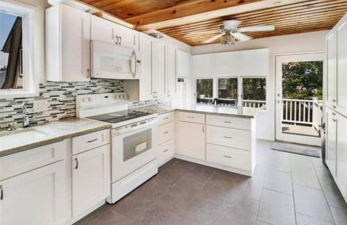 Cozy Beach - Direct Waterfront! - Foto 12