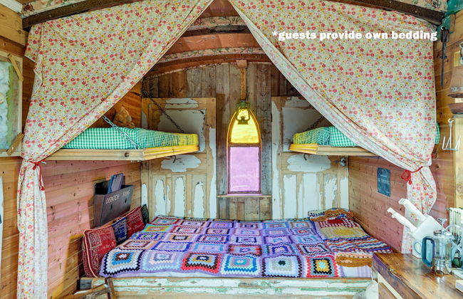 Glamping Wagon - 1 x Double Bed, 2 x Single Bed - Foto 2
