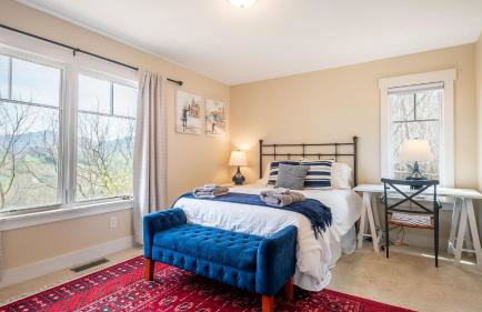 Private Retreat w/ Hot Tub, Amazing Views, Game Room Silver Spoon by Avantstay - Foto 48