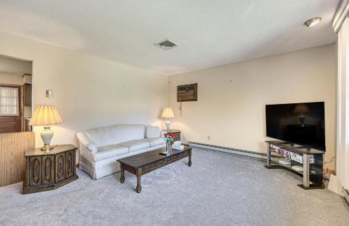 Watertown Home with Yard 1 Mi to Echo Lake Park! - Foto 5