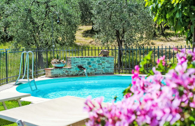 1 bedroom Apartment in San Gimignano with swimming pool and garden - Photo 2