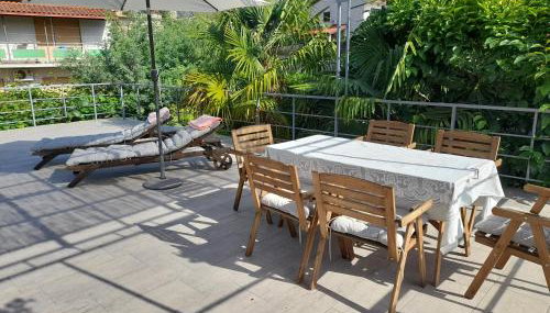 Apartments Orange Lovran - Foto 3, Garden, sunbed