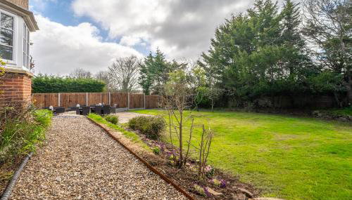 Mulberry House - a seaside retreat - Photo 3, Garden view