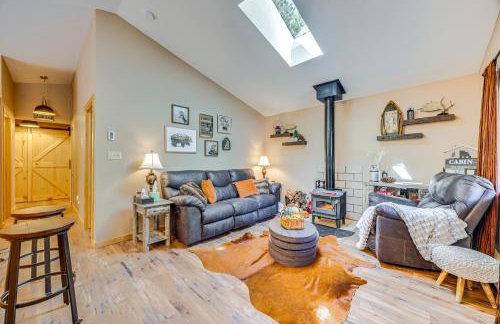 Cabin in Eleven Mile Village with Patio and Gas Grill! - Foto 1