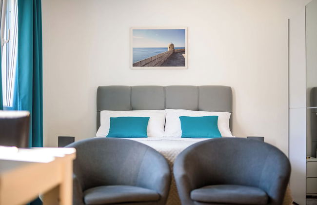 California Apartments II - Photo 17