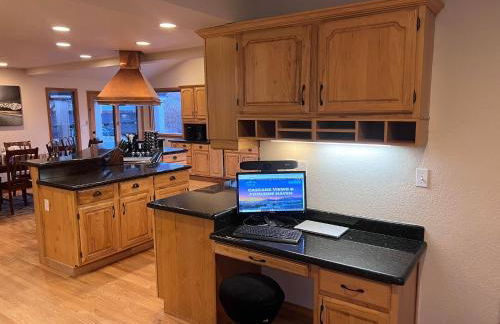 East Wenatchee Oasis 4BR, Pool, Hot Tub, Loop Trail - Foto 34