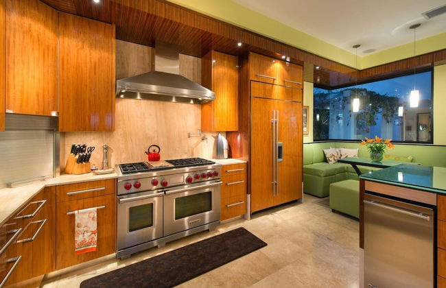 Exquisite Hilltop Villa with Luxurious Modern Design, Sweeping Ocean Views & Sparkling Infinity Pool - Foto 12