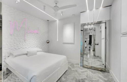 Versace Mansion Neighbor (Floor 1) Sleeps 9 - Foto 4