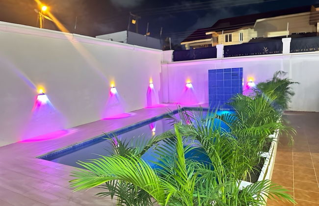 2BR Apartment With Pool and Wifi Near Airport - Foto 11