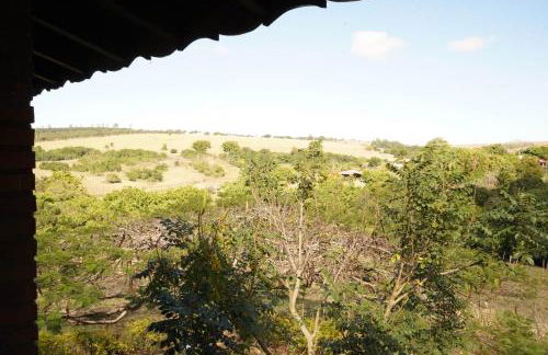 Casa de Fazenda Histórica, Mergulhada na Natureza, com Vista Panorâmica Deslumbrante e Grande Varanda a 2 km do Centro - Foto 7
