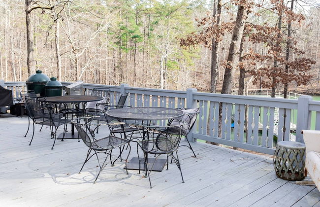 Classic Lakeside Cottage Masters Rental - Foto 25