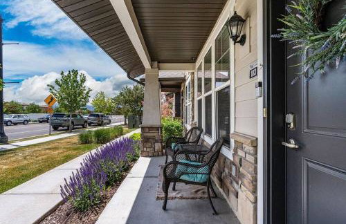 Spacious 2-Story, Pet&Fam Friendly, WFH, Gym&Pool - Foto 18