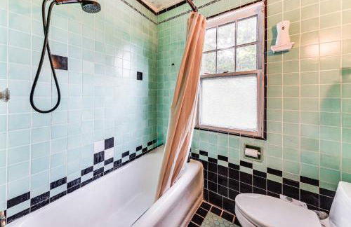 6 Mi to Naval Base Spacious Waukegan Home with Yard - Foto 15