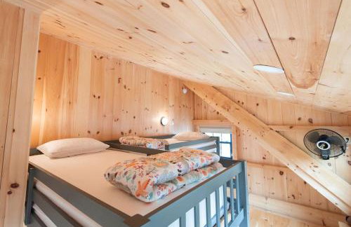 Oceanview Barnhouse Retreat with Hot Tub - Foto 10