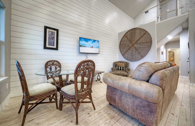 Sleeps 28 2 Homes w/ Boat Dock & Waterfront Pool Laguna Village Haven - Foto 10