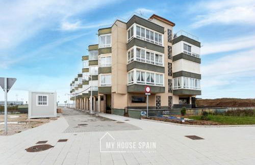 MyHouseSpain - Primera línea de playa con parking - Foto 22