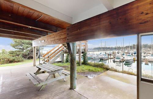 Beautiful Briny Retreat - Photo 24