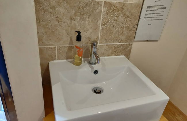 Whitehouse Cottage - Great Paxton - Photo 13