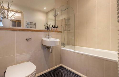 Charming Grand Central City & Bullring location 2 bedroom Apartment With Free Parking - Foto 13