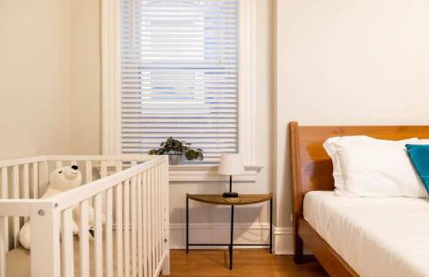 Stylish 4BR with Office Deck Gardens ABODEbucks - Foto 11